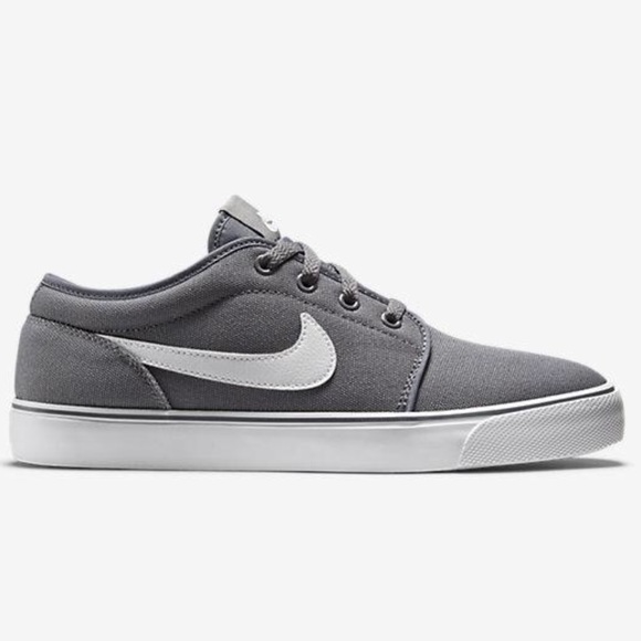 nike toki low canvas